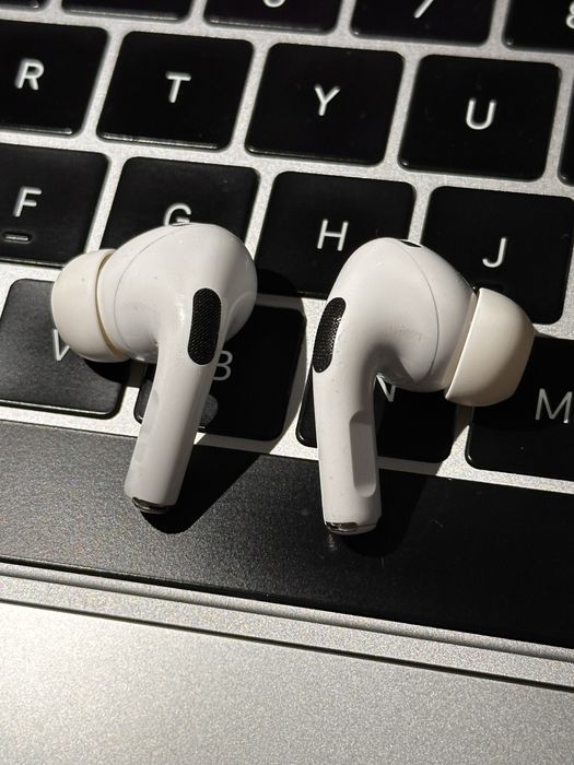 Airpods Pro 2 (Lightning Charging Case)