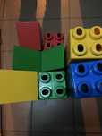 Cuburi / Piese uriase / mari tip Lego cu casti airpods sau bicicleta