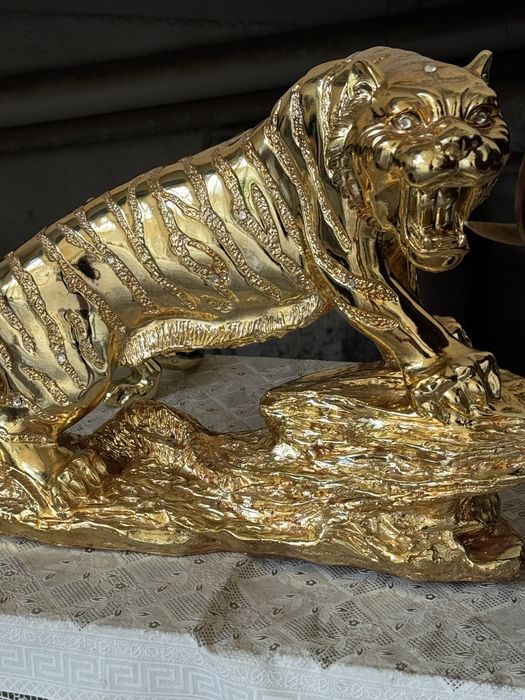 Статуэтки (декор для комнаты)