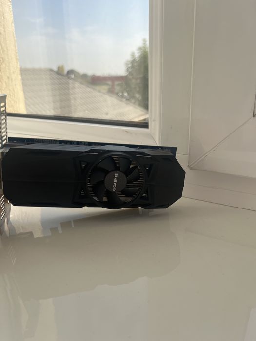 Продаю видеокарту *затычку* gtx 750ti