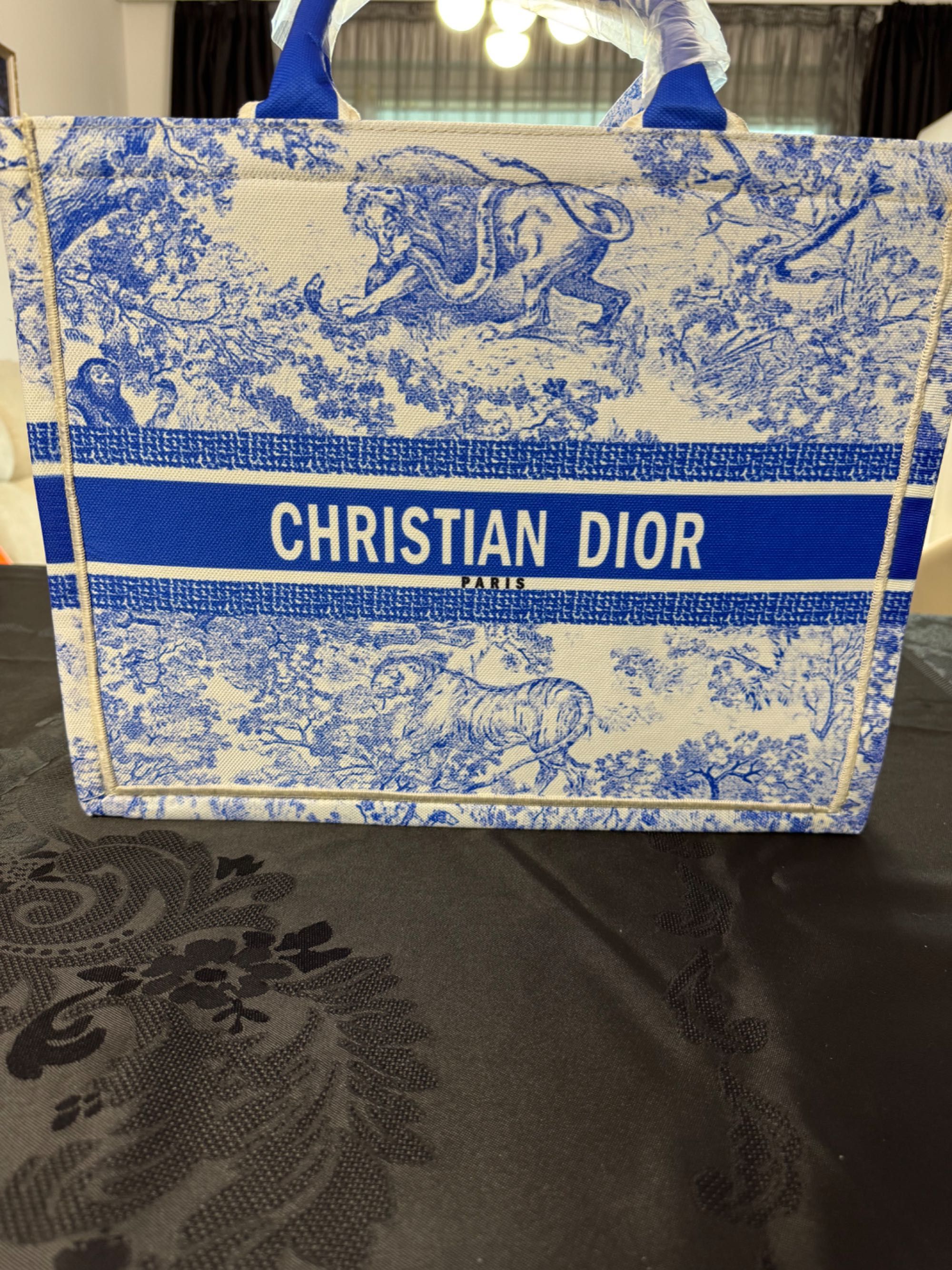 Намаление:Christian Dior-Автентична чисто нова дамска плажна чанта