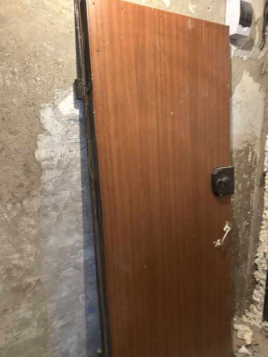 Продам Железную Дверь