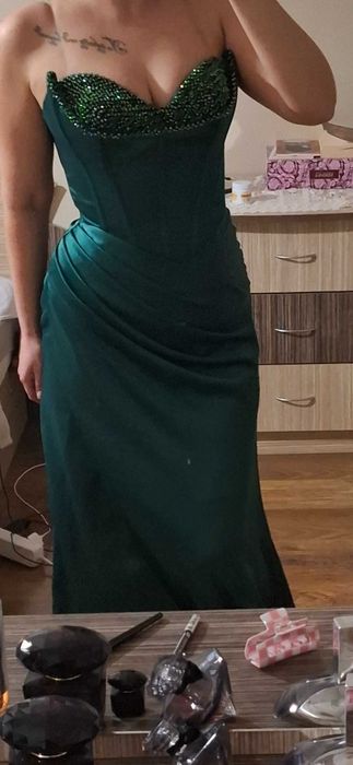 Официална рокля.