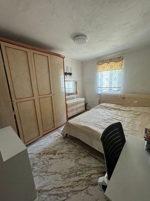 Поодам мебель в спальню