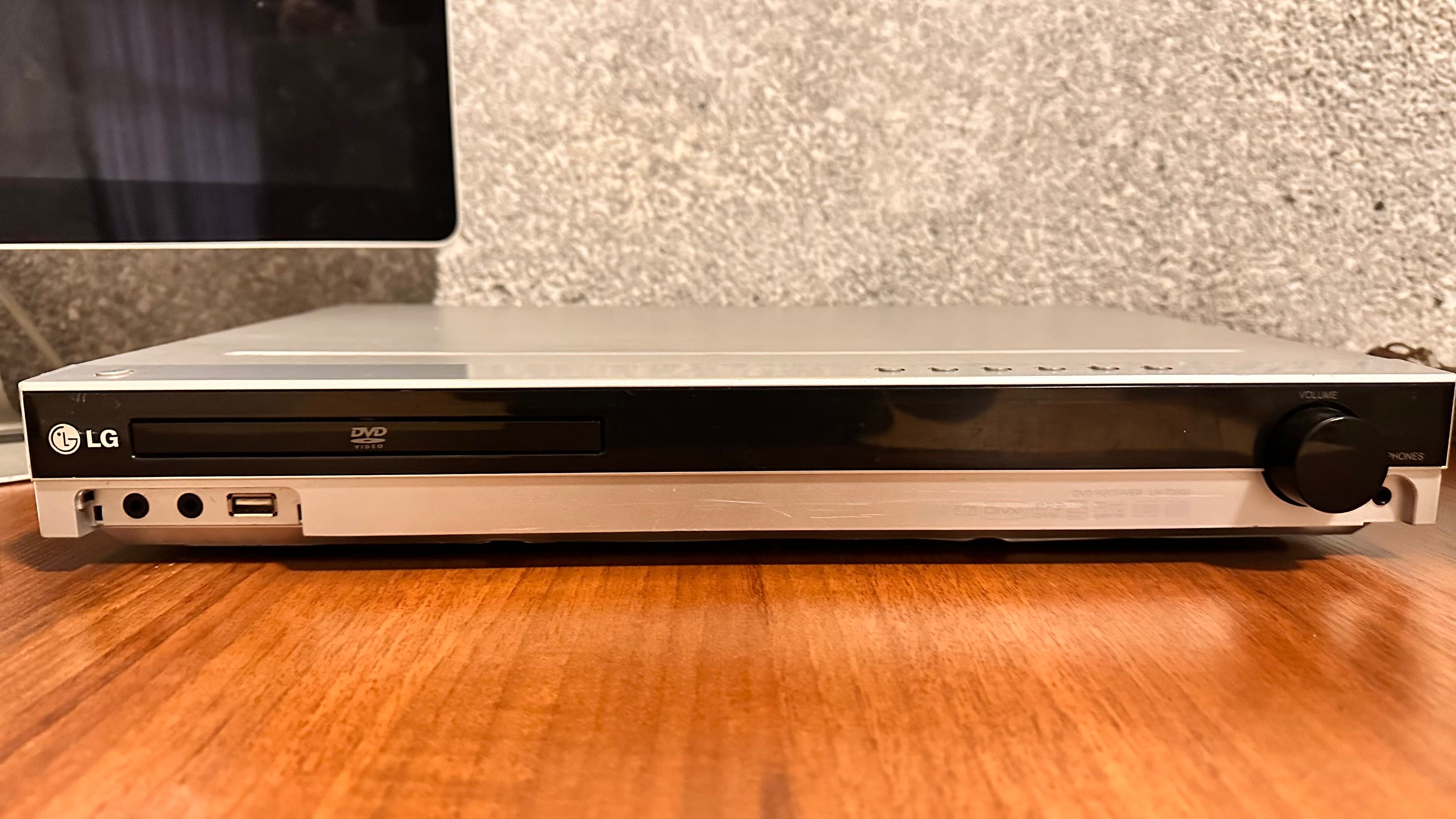 LG Subwoofers + DVD