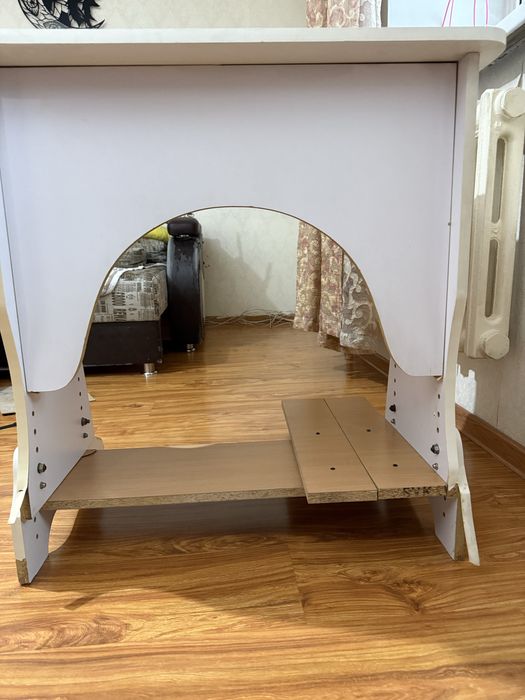 Стол для учебы отдам