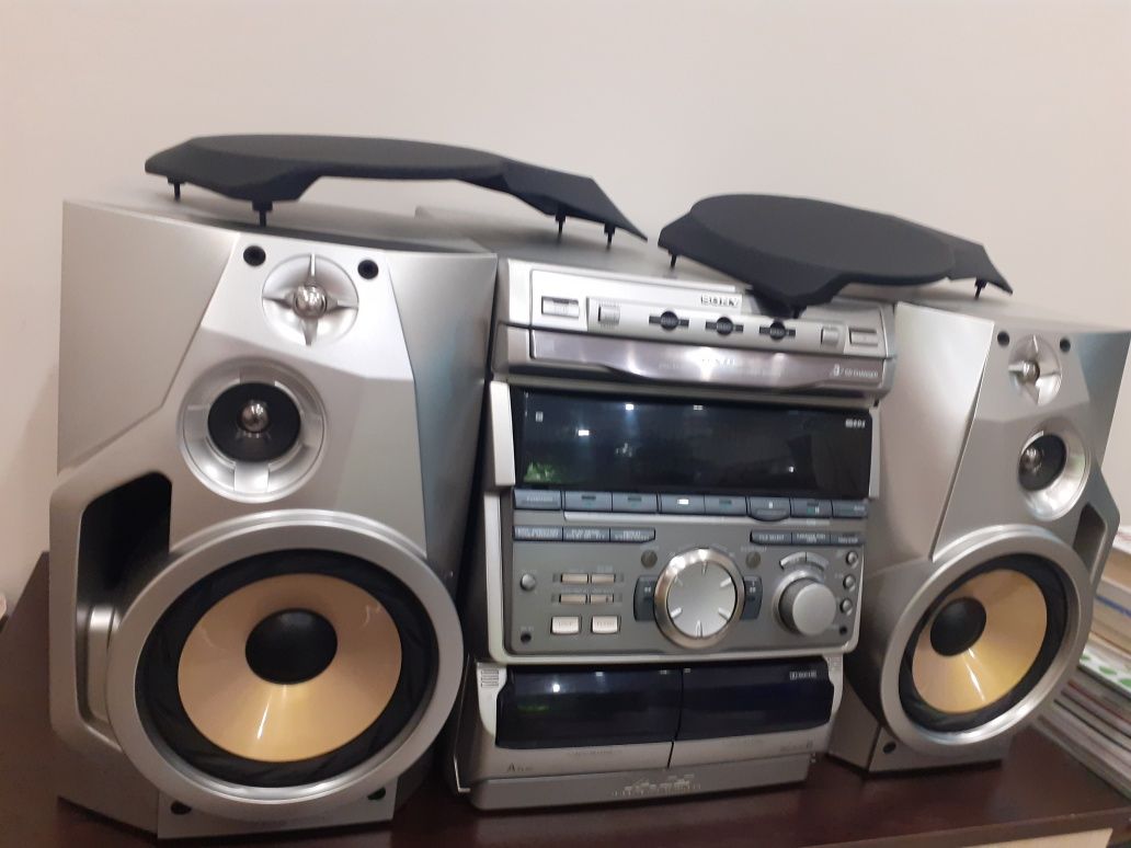 Продавам sony rxd5