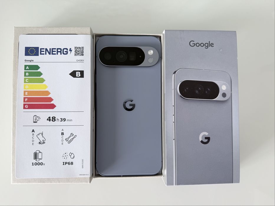 Google Pixel 10 Pro XL Moonstone