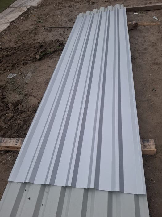 Vând tablă cutată h35 la 3metri avem calitate 1 si a2
4 metri lungime