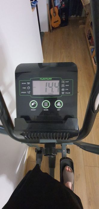 Bicicleta eliptica TUNTURI Cardio Fit C30