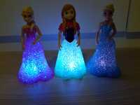 Elsa si Anna Frozen, papusi cu rochii luminoase