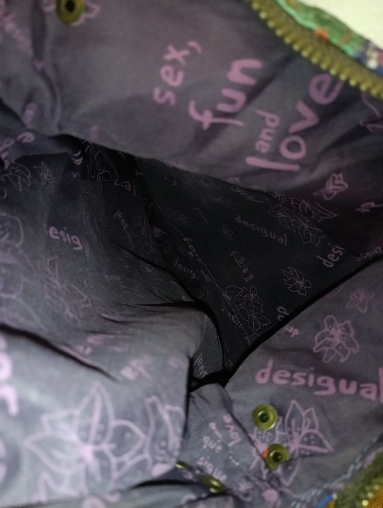 Desigual чантичка - 27 лв