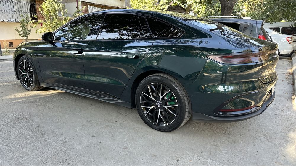 BYD HAN limited edition Green  EV610