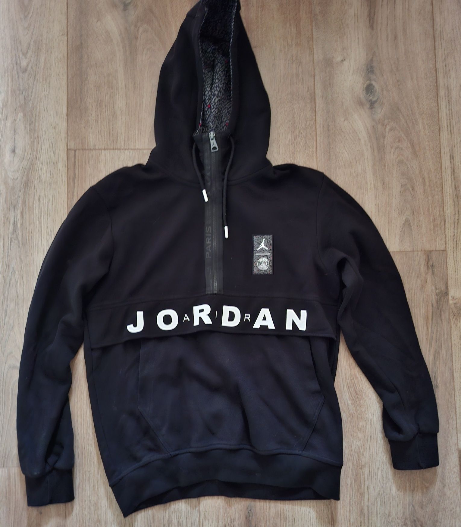 Суитшърт и анцуг на Jordan