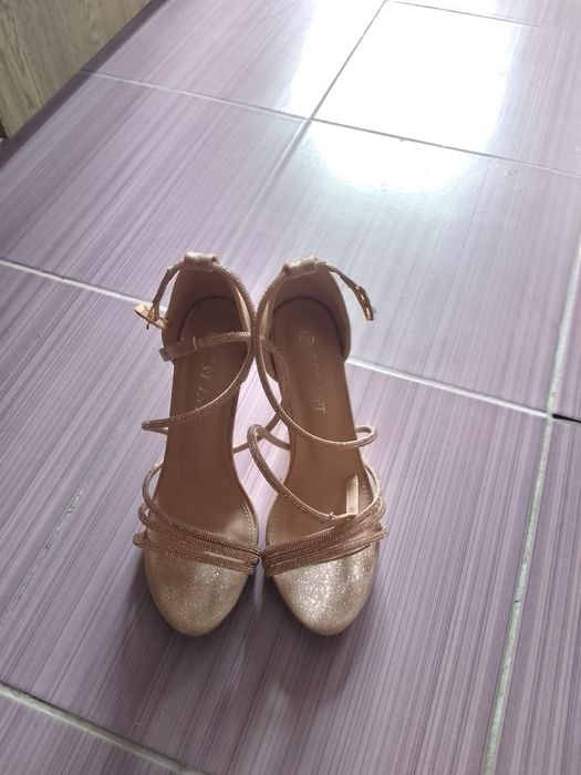 Sandale elegante