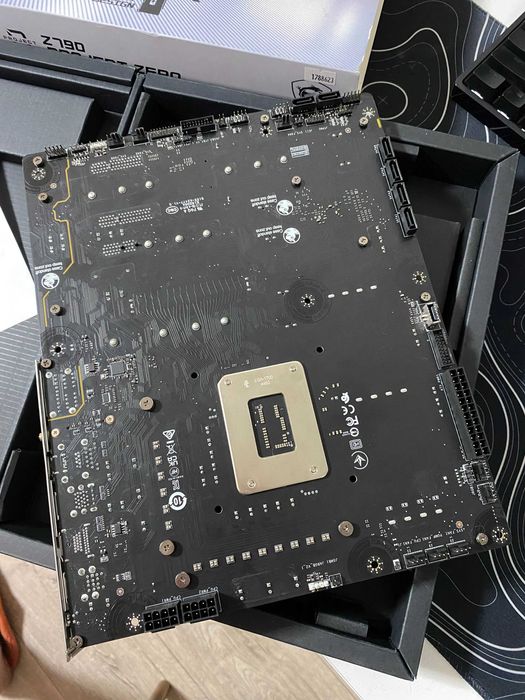 Материнская плата MSI Z790 Project Zero (LGA1700, DDR5)