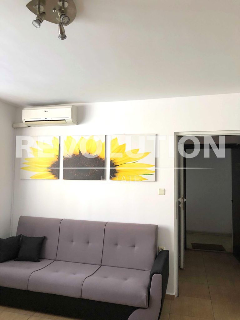 Дава се под наем Офис в Варна, Погреби - 20 кв.м за 250 € - Снимка #2