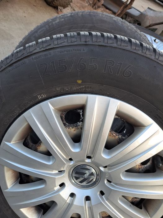 Vând jante de tablă cu cauciucuri de iarnă vw tiguan