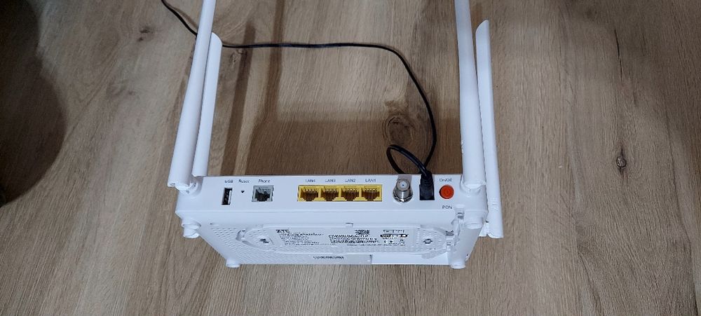 Router wifi fibră optică ZTE ZXHN F6600R FTTH
ZXHN F6600R FTTH est