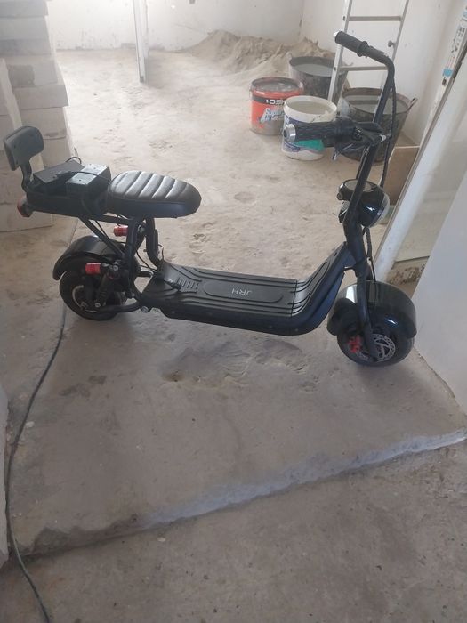 De vanzare scuter electric