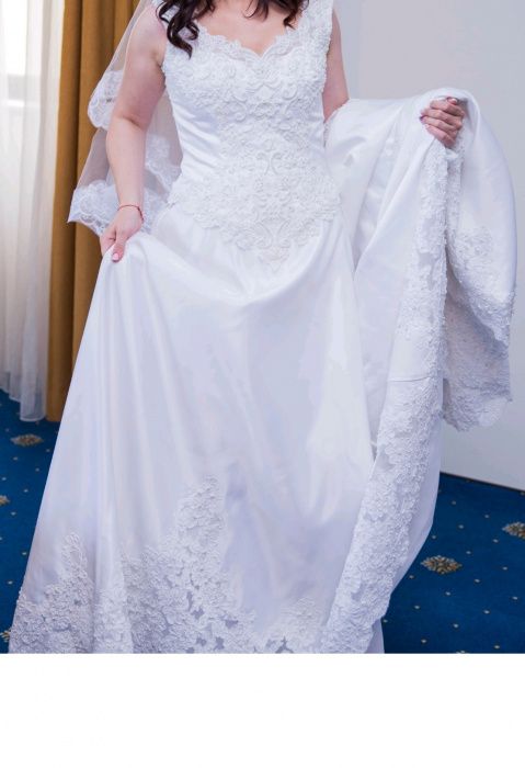 Vand rochie de mireasă