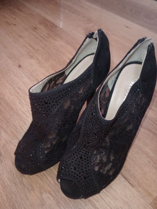 Pantofi mărimea 36