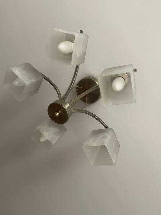 Продам люстры