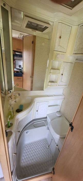 Vând rulota Hobby 10R De Luxe