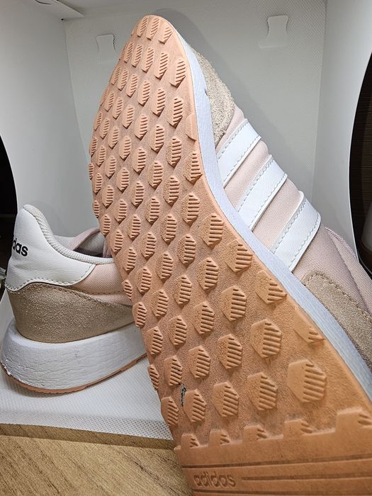 Дамски маратонки Adidas розови