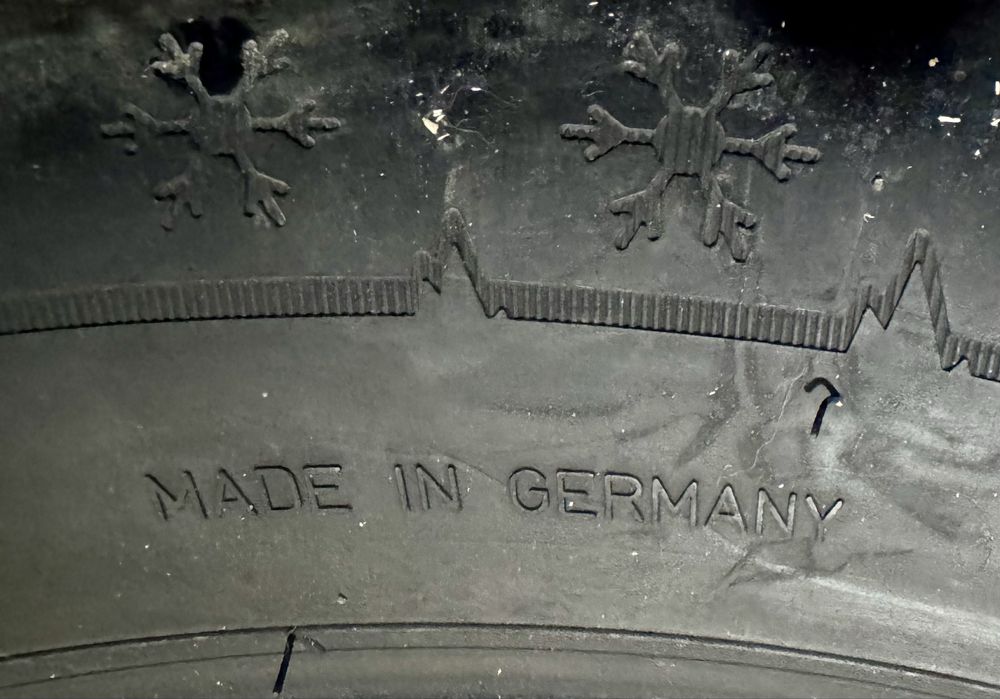 Anvelope iarna 225 / 55 / 16 Dunlop