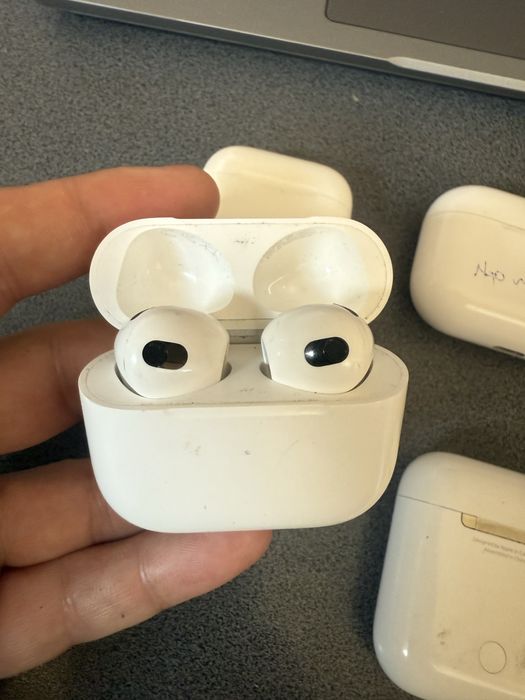 Airpods pro case si airpods 1
