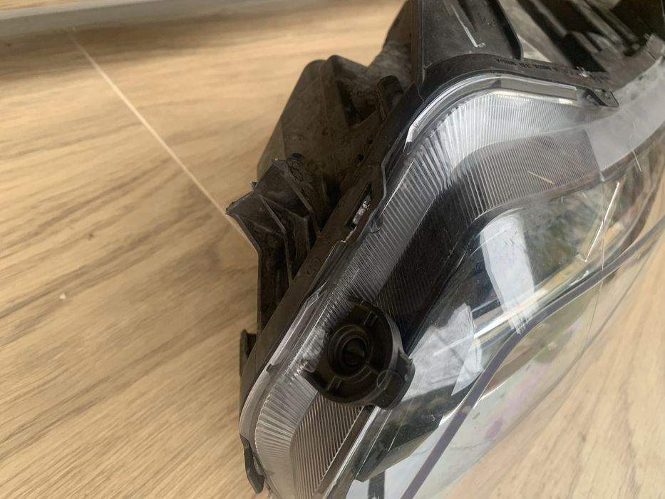 Far Dacia Duster stanga an /2022/2023/2024