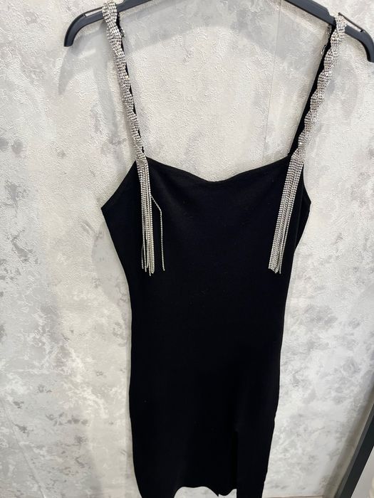 Елегантна рокля с камъни