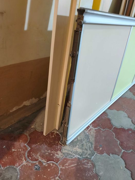 Продам двери для встроенного шкафа.