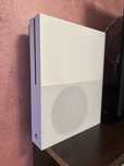 Xbox One S (500gb) +1 controler,6 jocuri fizice