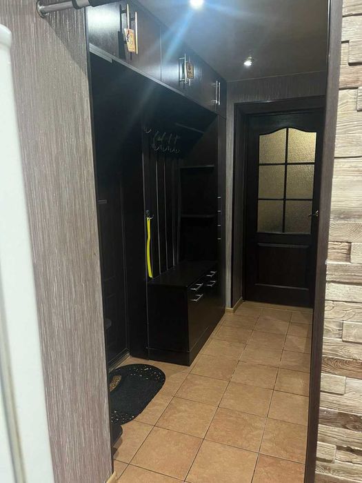 Продаётся своя квартира 2/5/5 13 кв Фархадский перекрёсток