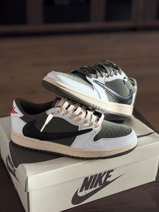 air jordan 1 low travis scott reverse mocha
