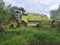 Vand combina claas dominator 85 cu 2 echipamente paioase si porumb.
