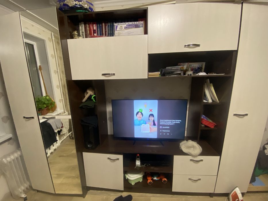 Стенка для спални и зала подходит