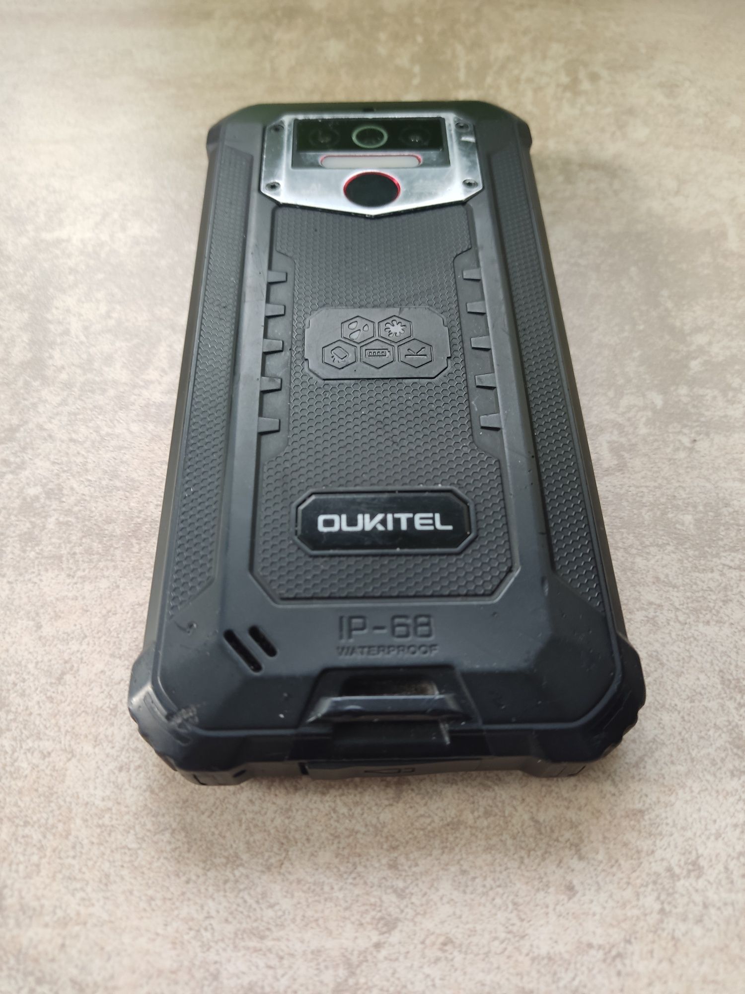 Телефон Oukitel Ip-68