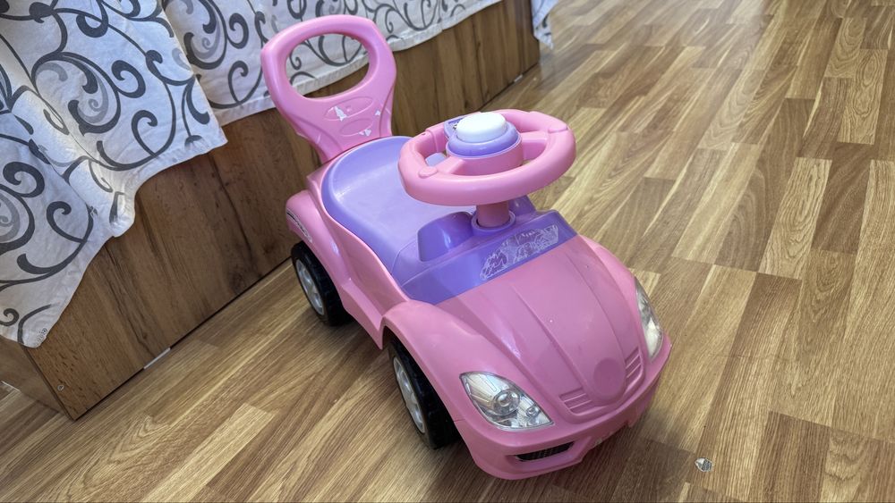 Детская машинка в отличном состояянии недорого