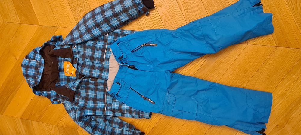 Costum  schi gimmik marime 128, vârstă 8-10 ani +bonus