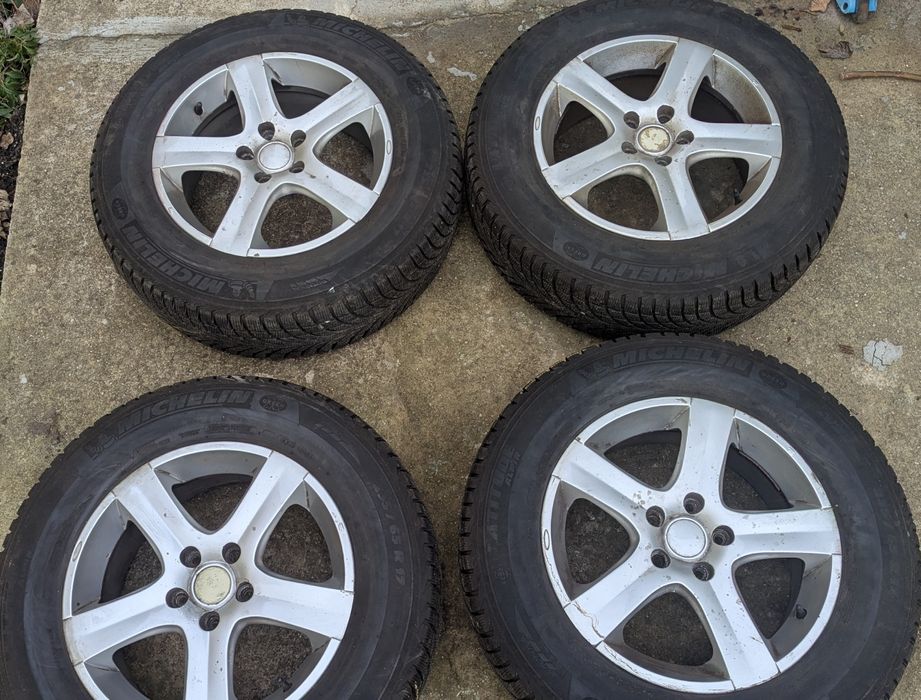 зимни гуми с джанти за subaru 17" 5х114 ET55 алуминиеви