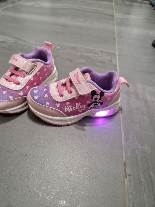 Vand adidasi luminite marime 24