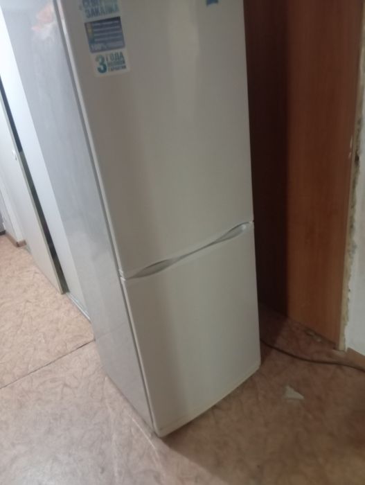 Продам холодильник