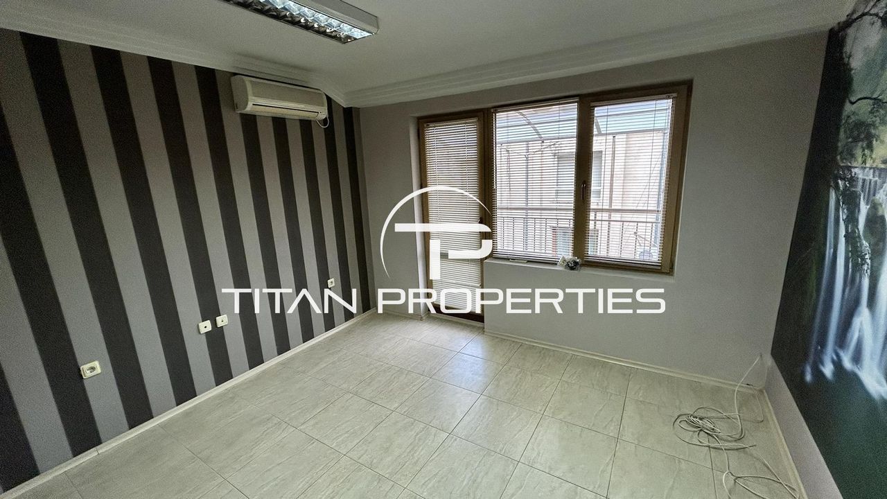 Дава се под наем Офис в Бургас, Център - 50 кв.м за 306 € - Снимка #3
