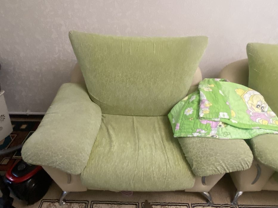 Диван и два кресла