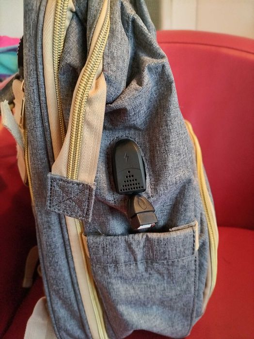 Бебешка раница с портативна кошара