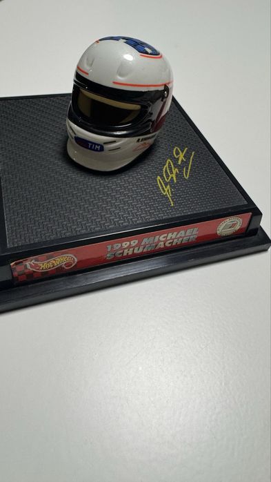 Колекционерска каска Michael Schumacher 1999 – Hot Wheels
