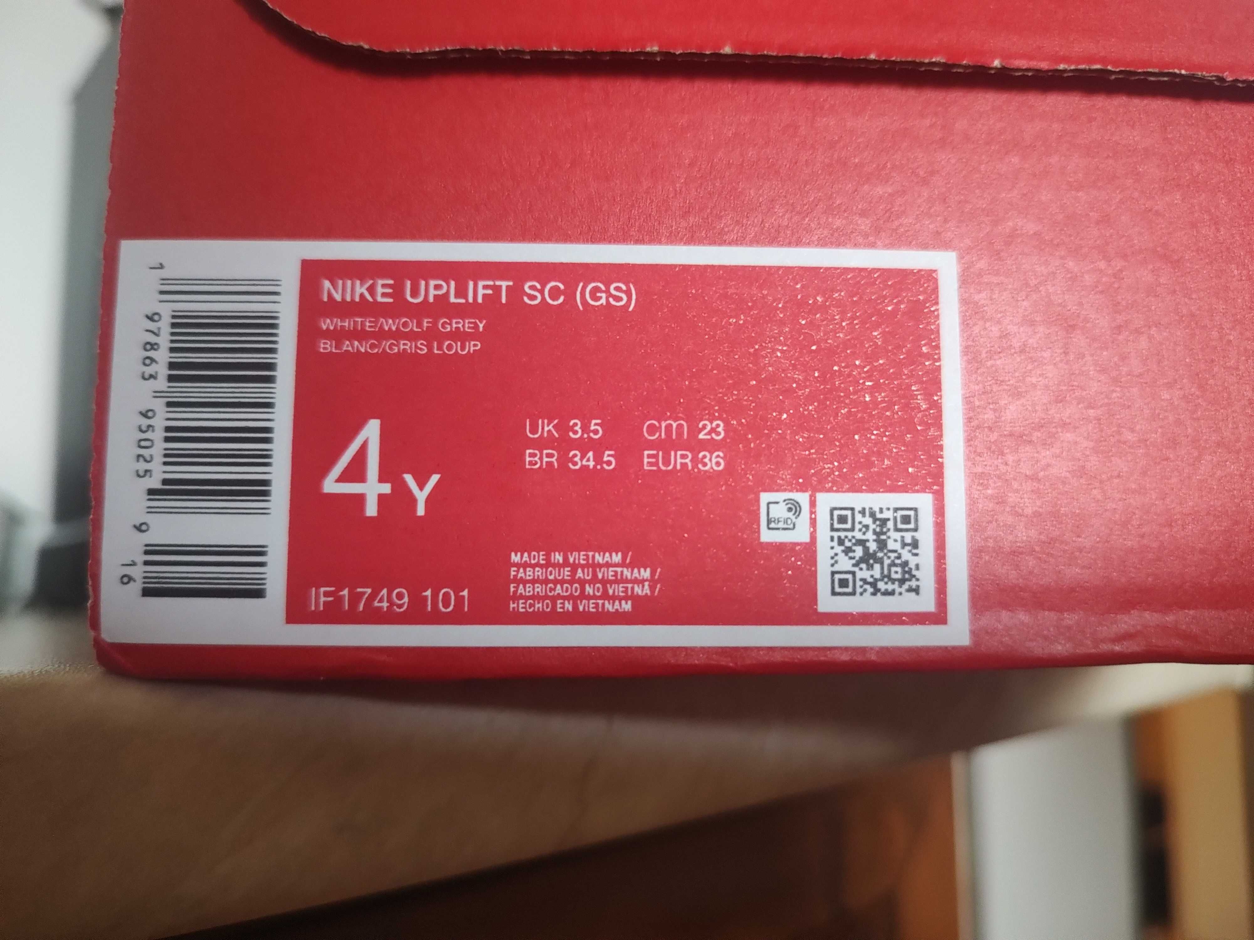 Дамски маратонки Nike